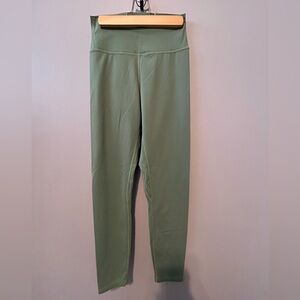 NVGTN Legging Size Medium